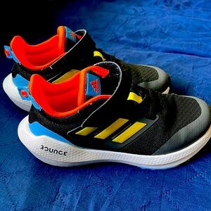 (PS) adidas EQ21 Run 2.0 Elastic lace running sneaker